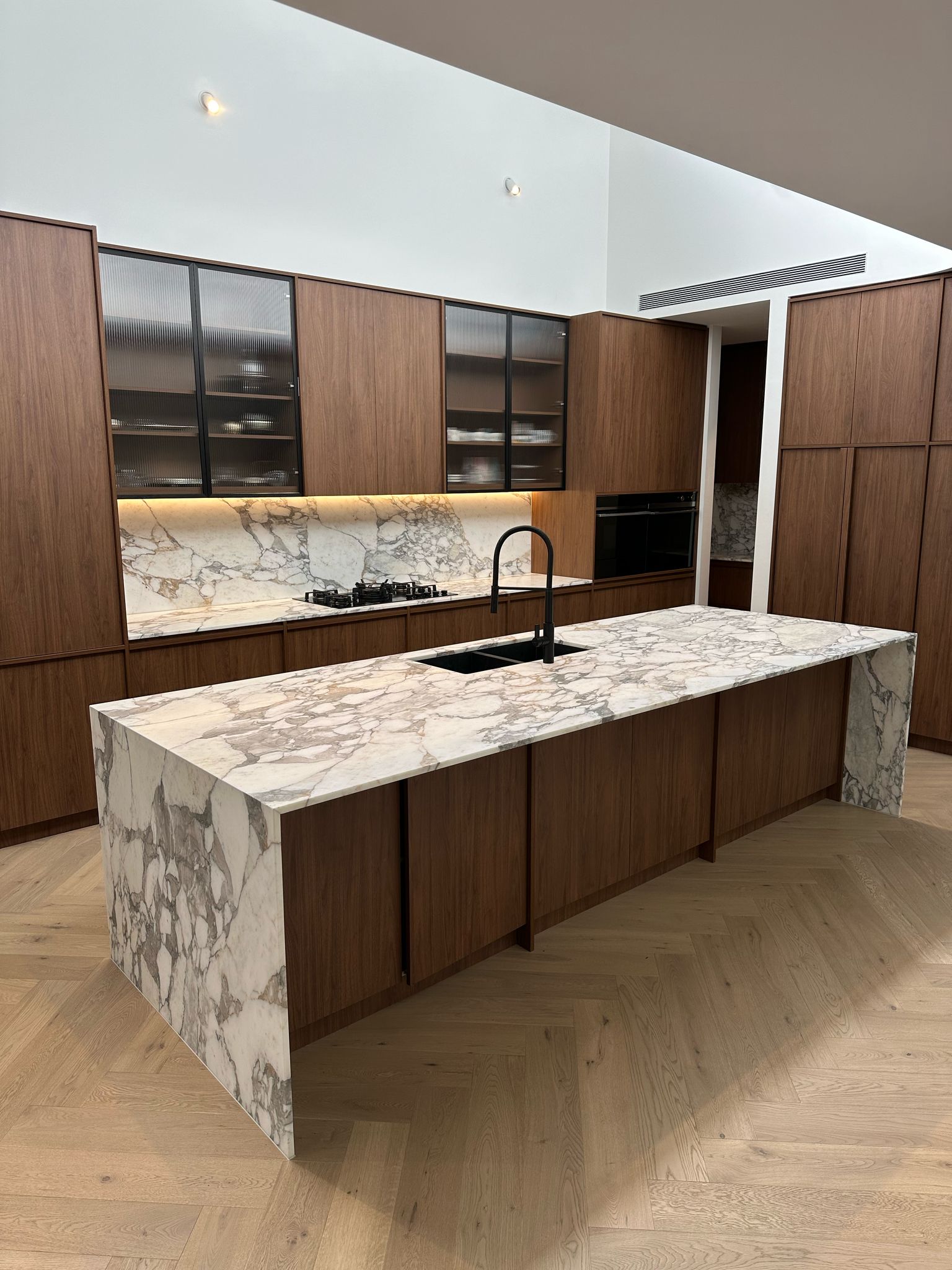 Restoring Clarity To Benchtops